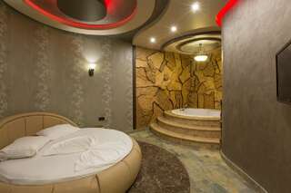 Отель Green Palace Hotel Ереван Улучшенный люкс с гидромассажной ванной-6